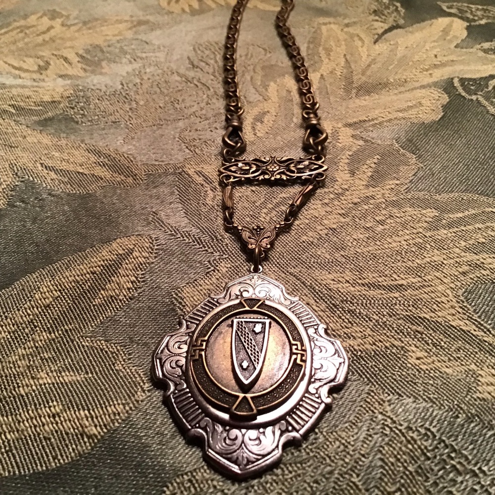 TOMMASSINI 2- tone shield drop pendant necklace 15